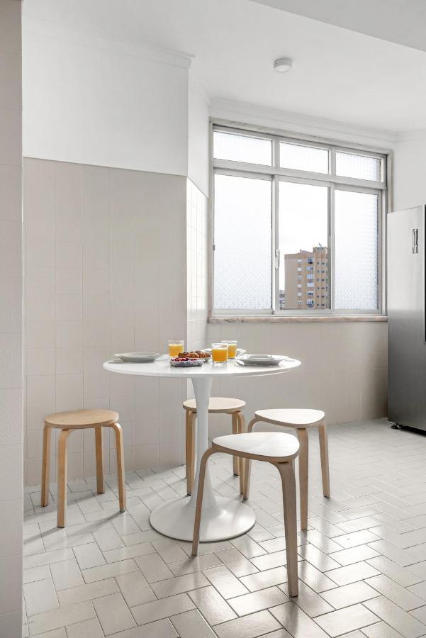 Wonderful Shared Apartment In Alfornelos - Near Metro! Lisboa Exteriör bild