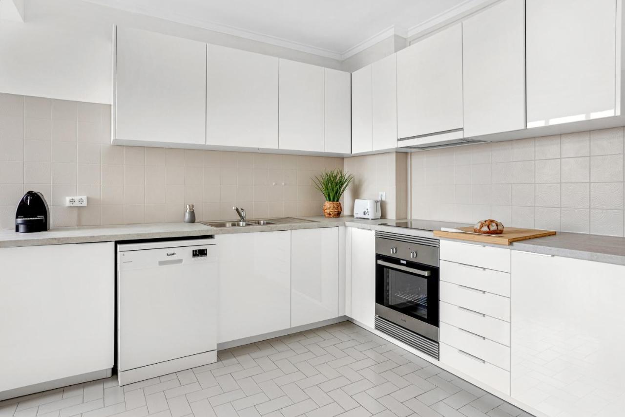 Wonderful Shared Apartment In Alfornelos - Near Metro! Lisboa Exteriör bild