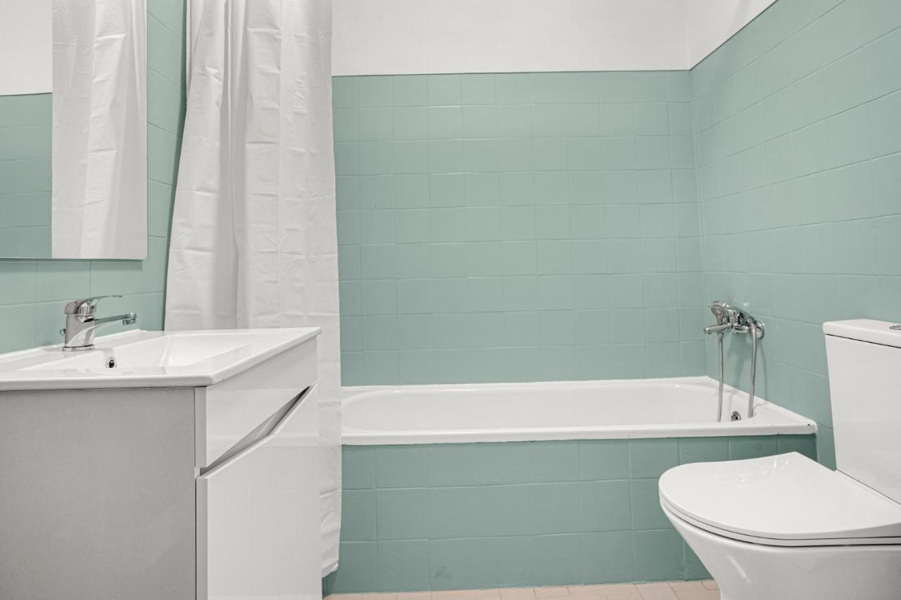 Wonderful Shared Apartment In Alfornelos - Near Metro! Lisboa Exteriör bild
