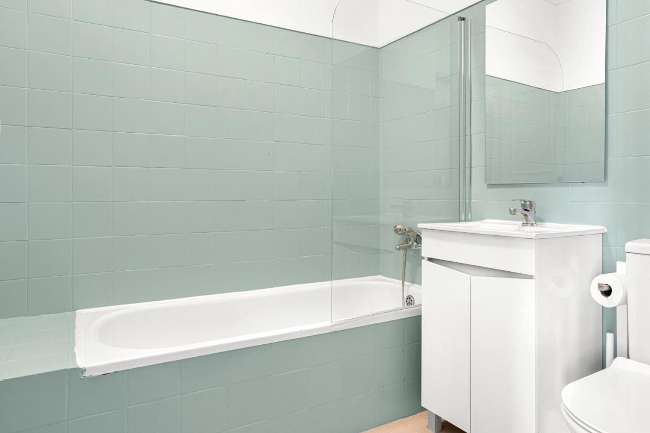 Wonderful Shared Apartment In Alfornelos - Near Metro! Lisboa Exteriör bild